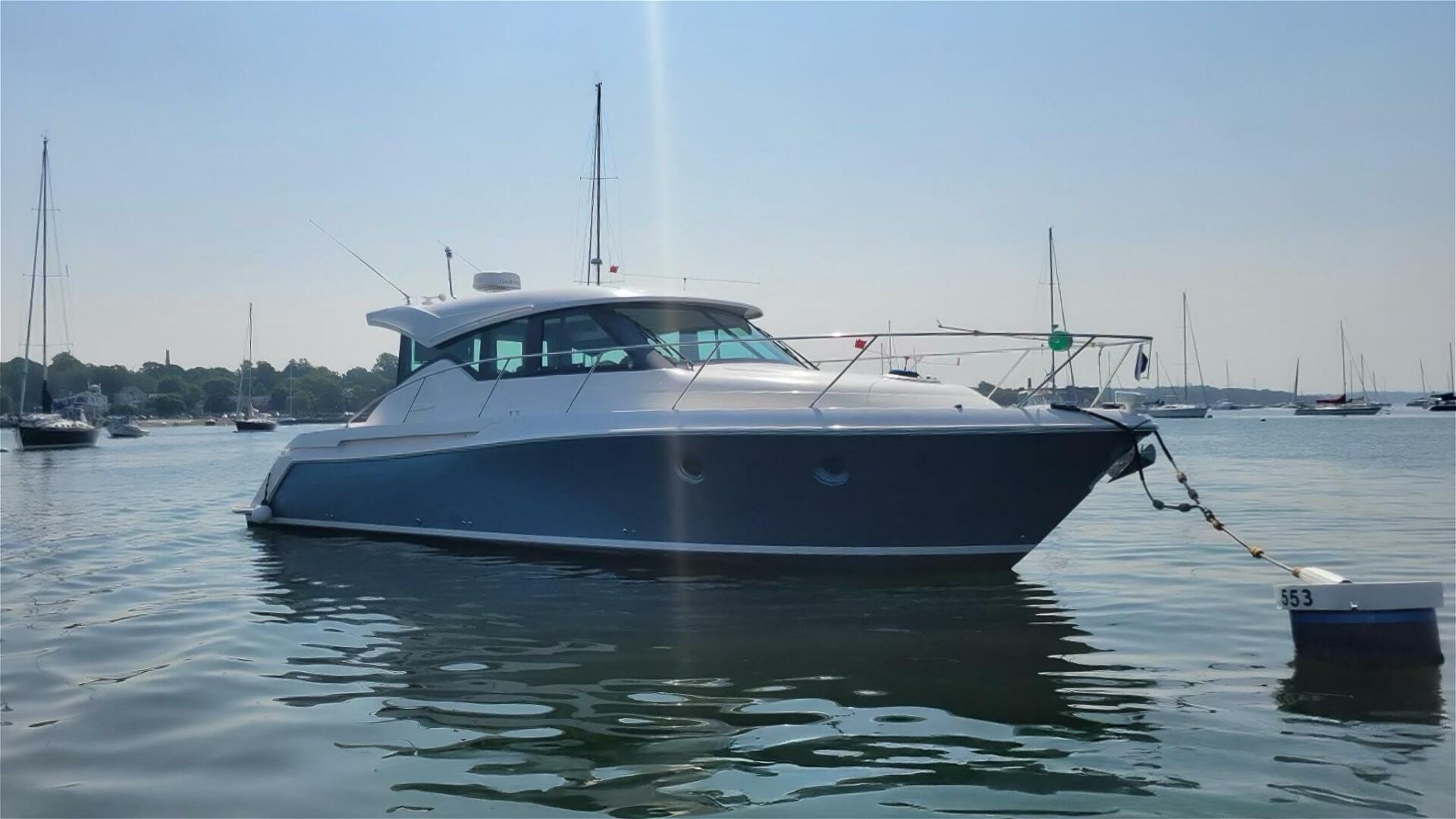 2017 Tiara Yachts C39 Coupe - Image 4