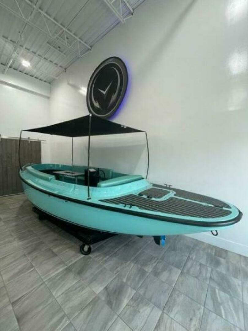 2024 Vision WX Tritoon - Image 270