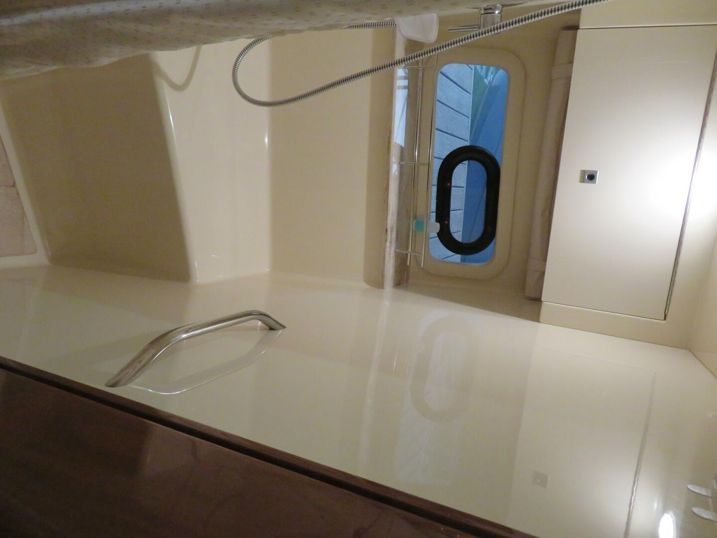 2015 Sea Ray - Image 27