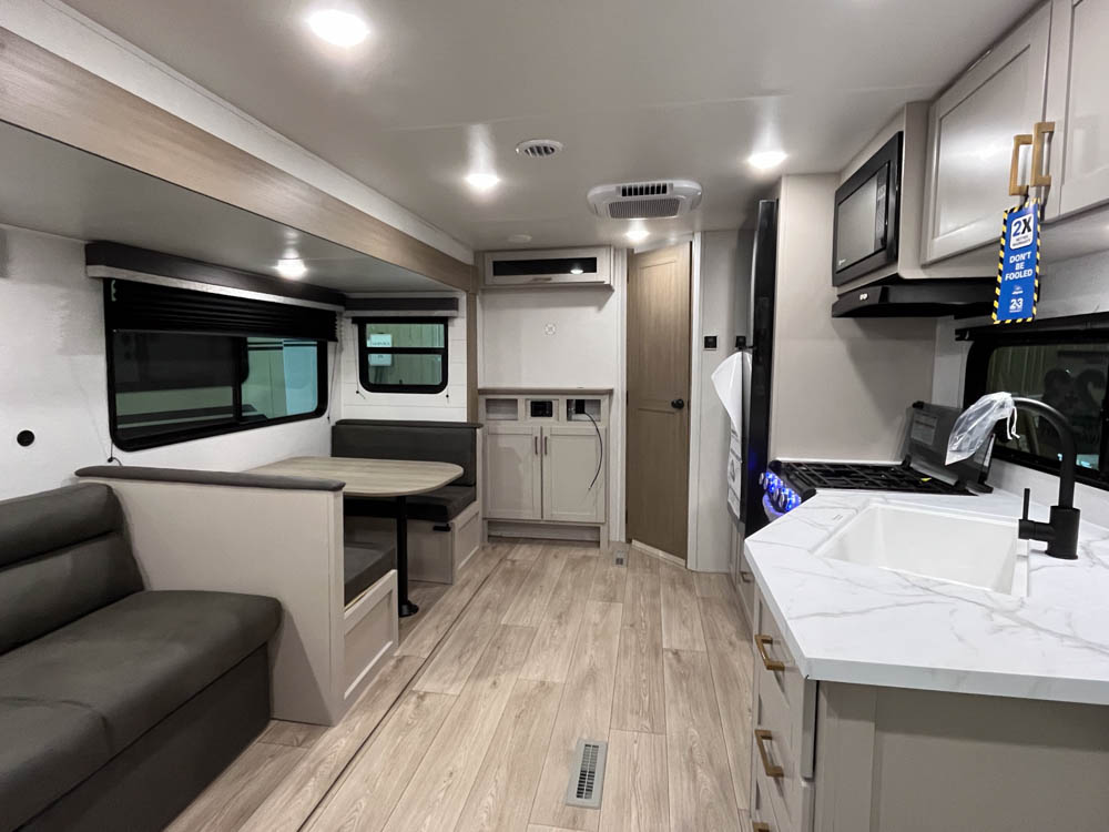2027 Jayco Jay Flight SLX 262RLSW - Image 3