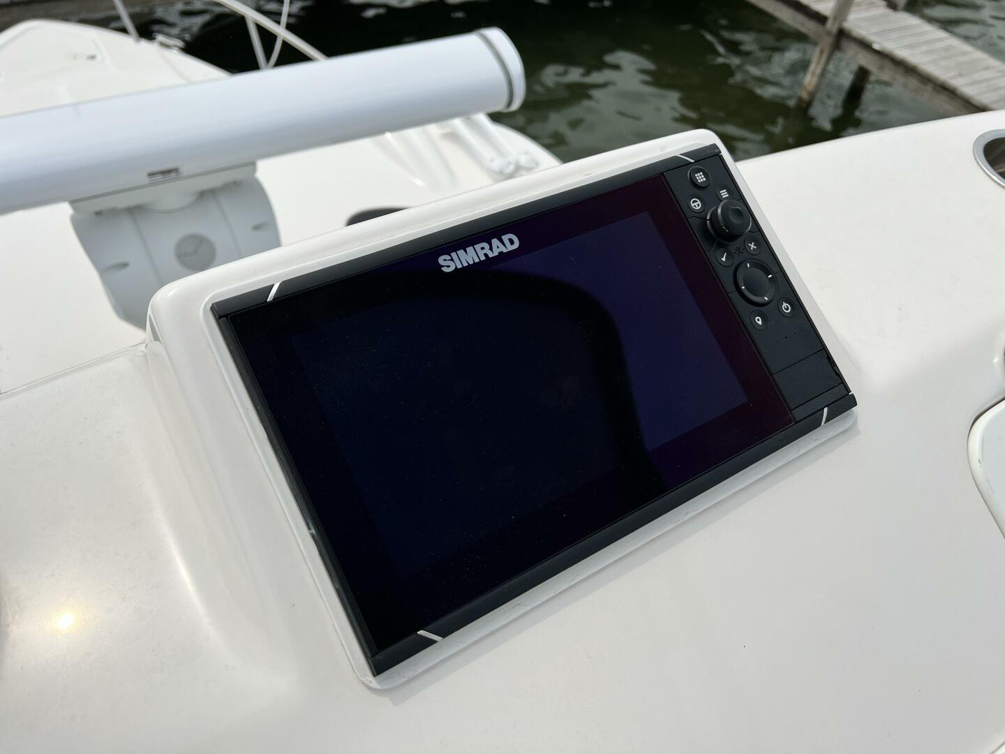 2012 Everglades 350 LX - Image 31