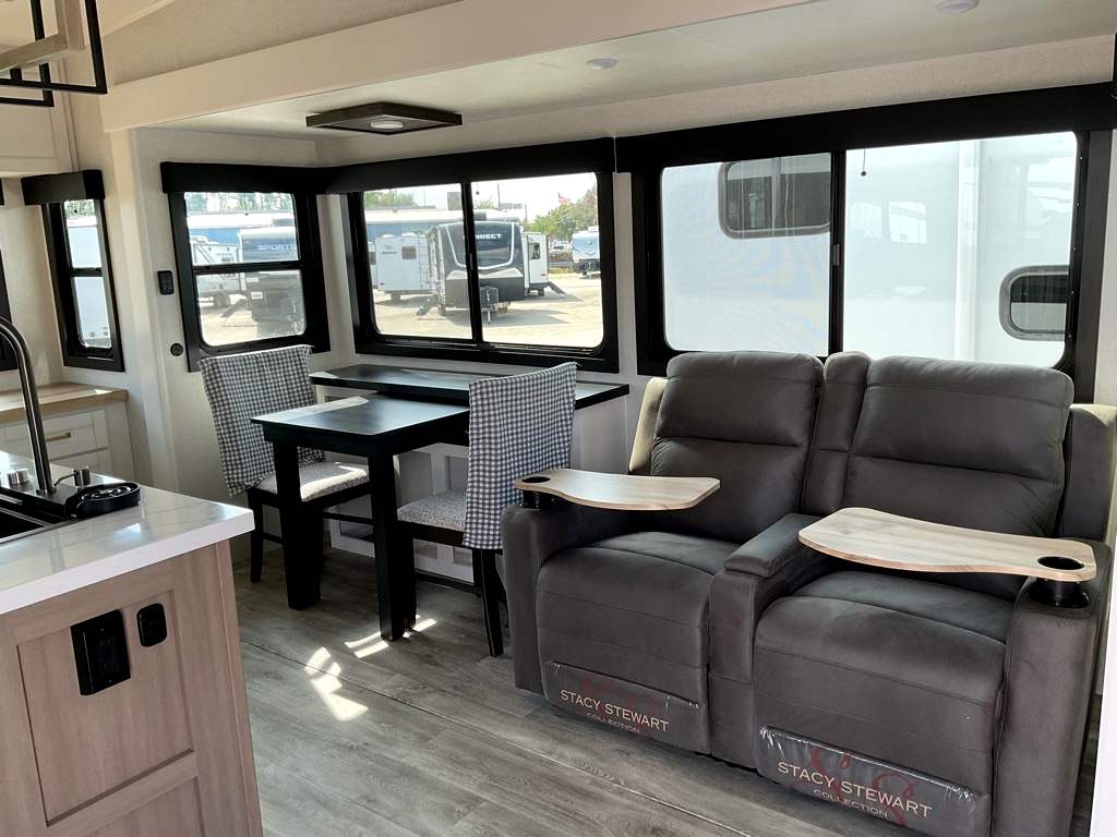 2026 JAYCO Eagle 325 MKTS - Image 6