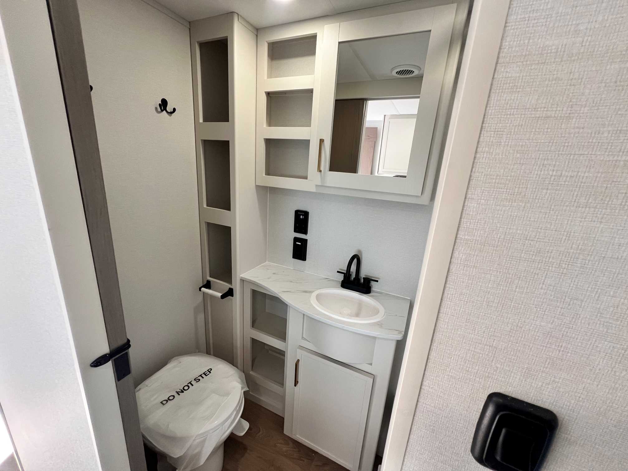 2026 Grand Design Transcend XPLOR 25MLX - Image 15