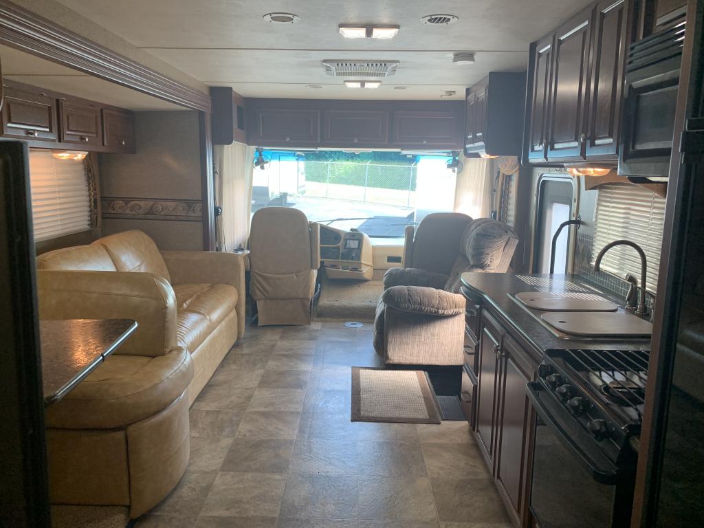 2013 THOR DAYBREAK 32HD - Image 41