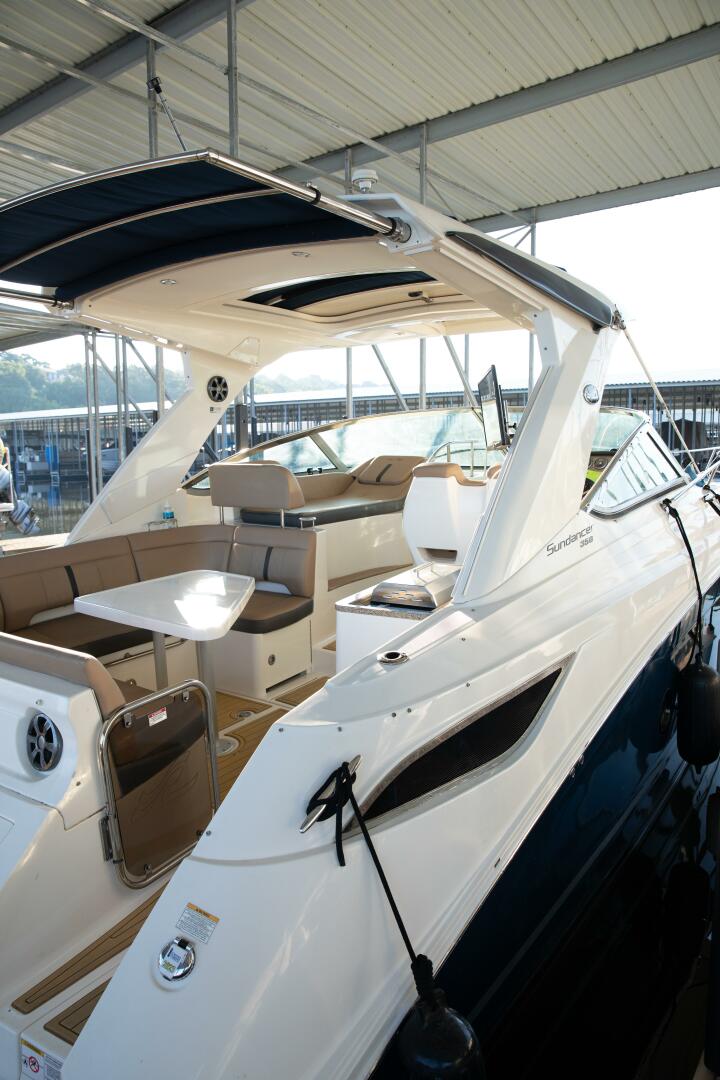 2016 Sea Ray Sundancer 350 - Image 5