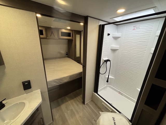 2026 Grand Design Transcend 305BHT - Image 22