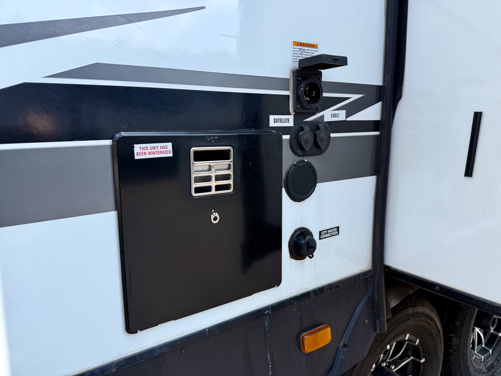 2022 CRUISER RV MPG ULTRA LITE TOY HAULER 2700 - Image 10