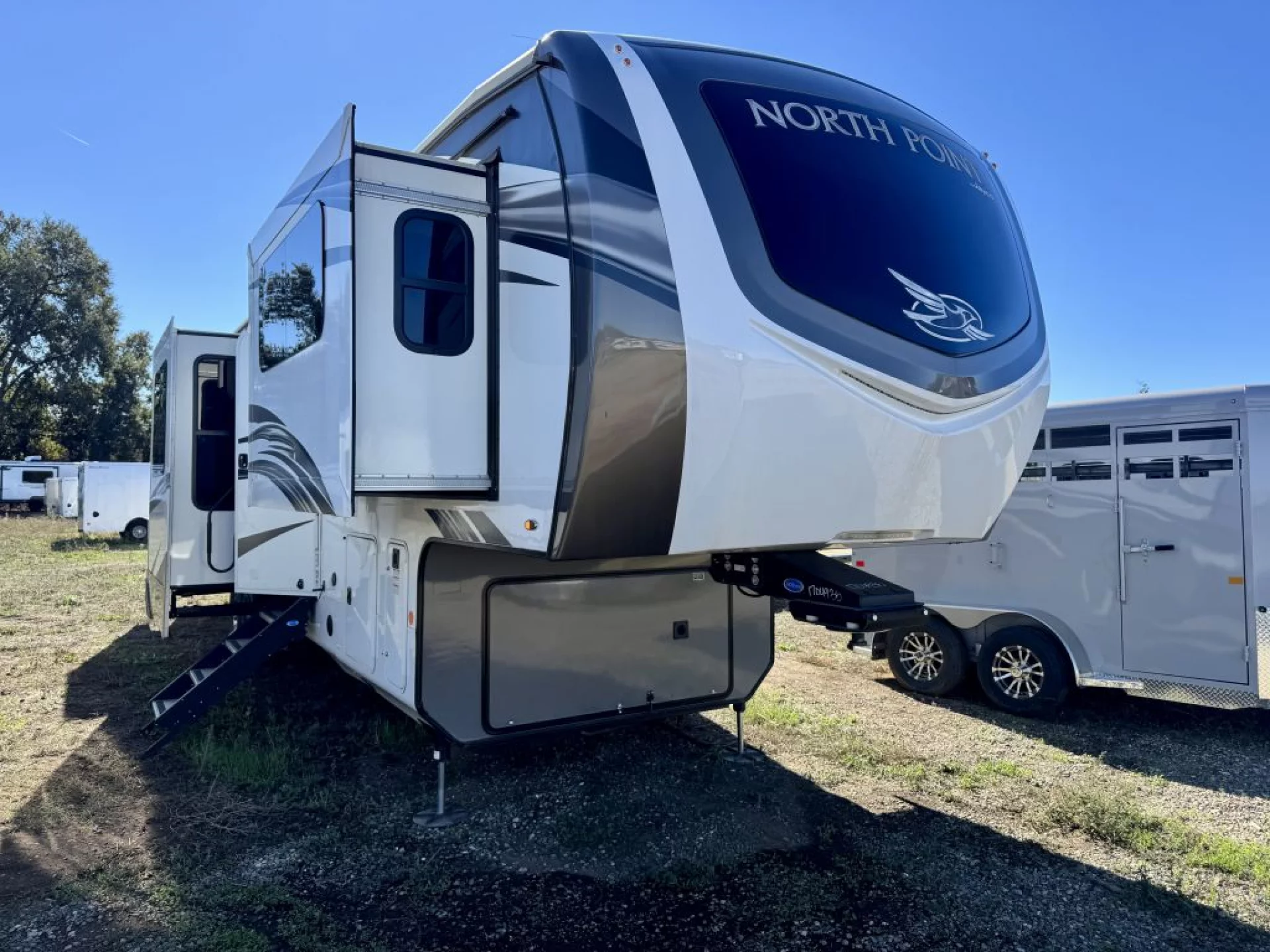 2020 JAYCO NORTH POINT 381FLWS - Image 3