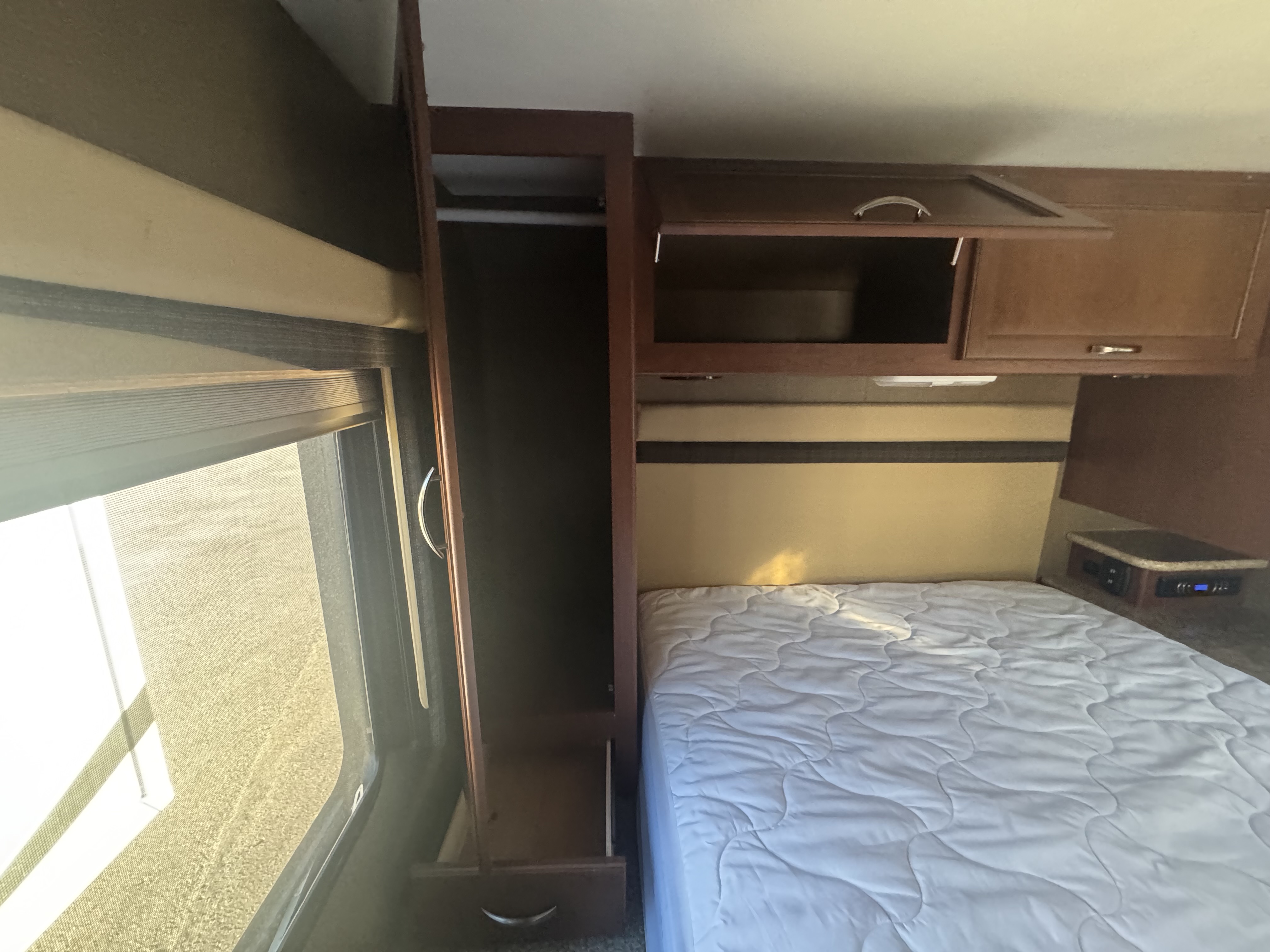 2015 Thor Motor Coach ACE 29.2 - Image 33