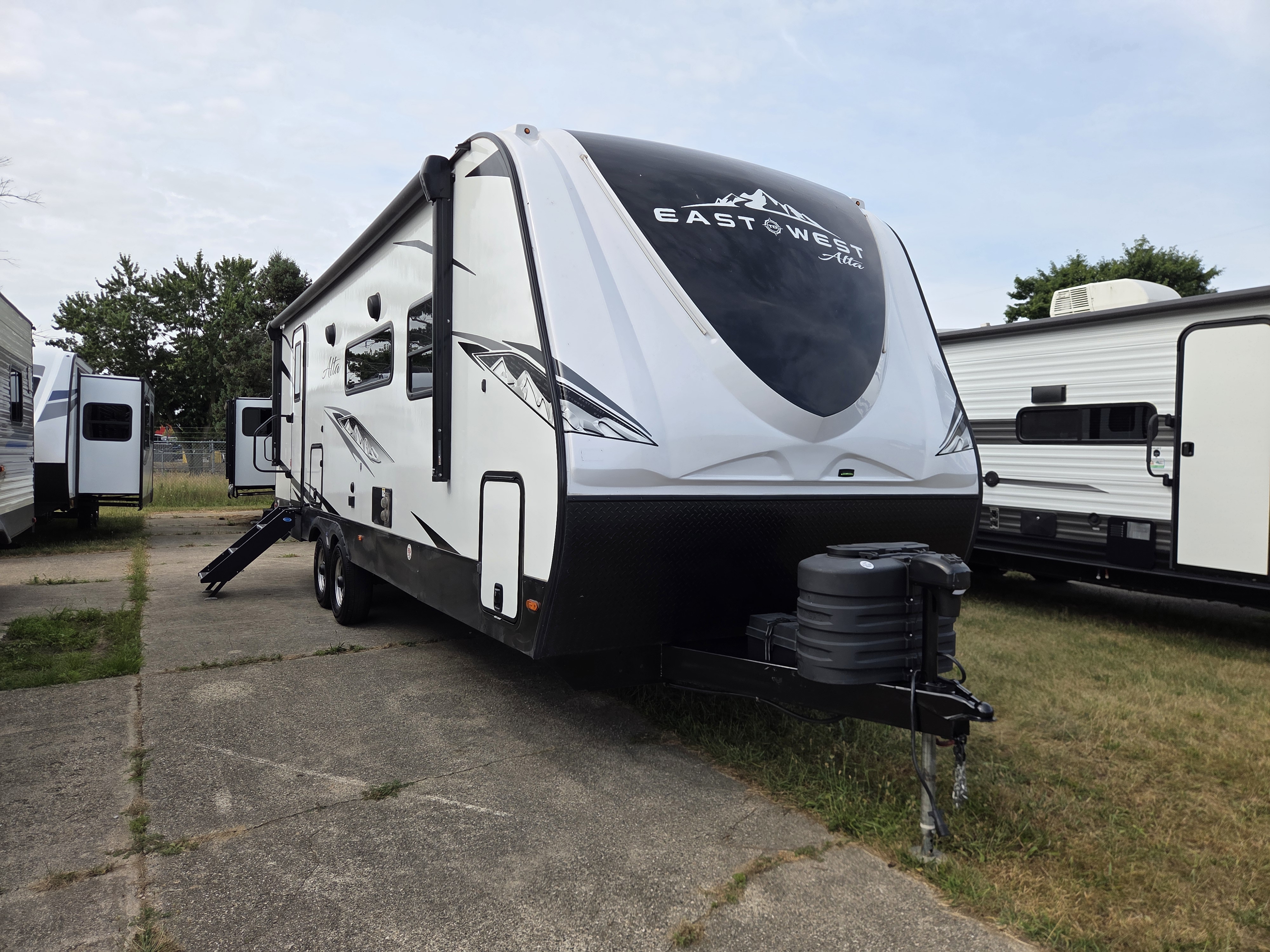 2024 East to West Alta 2600RB - Image 1