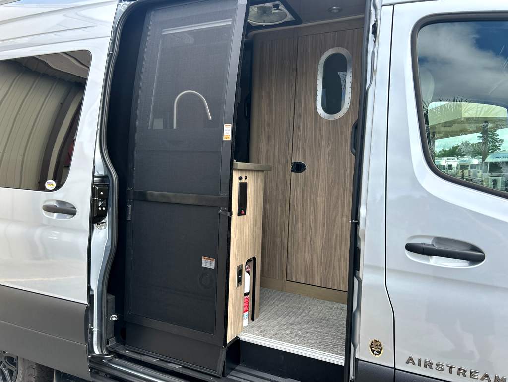 2027 AIRSTREAM INTERSTATE 19GTX - Image 9