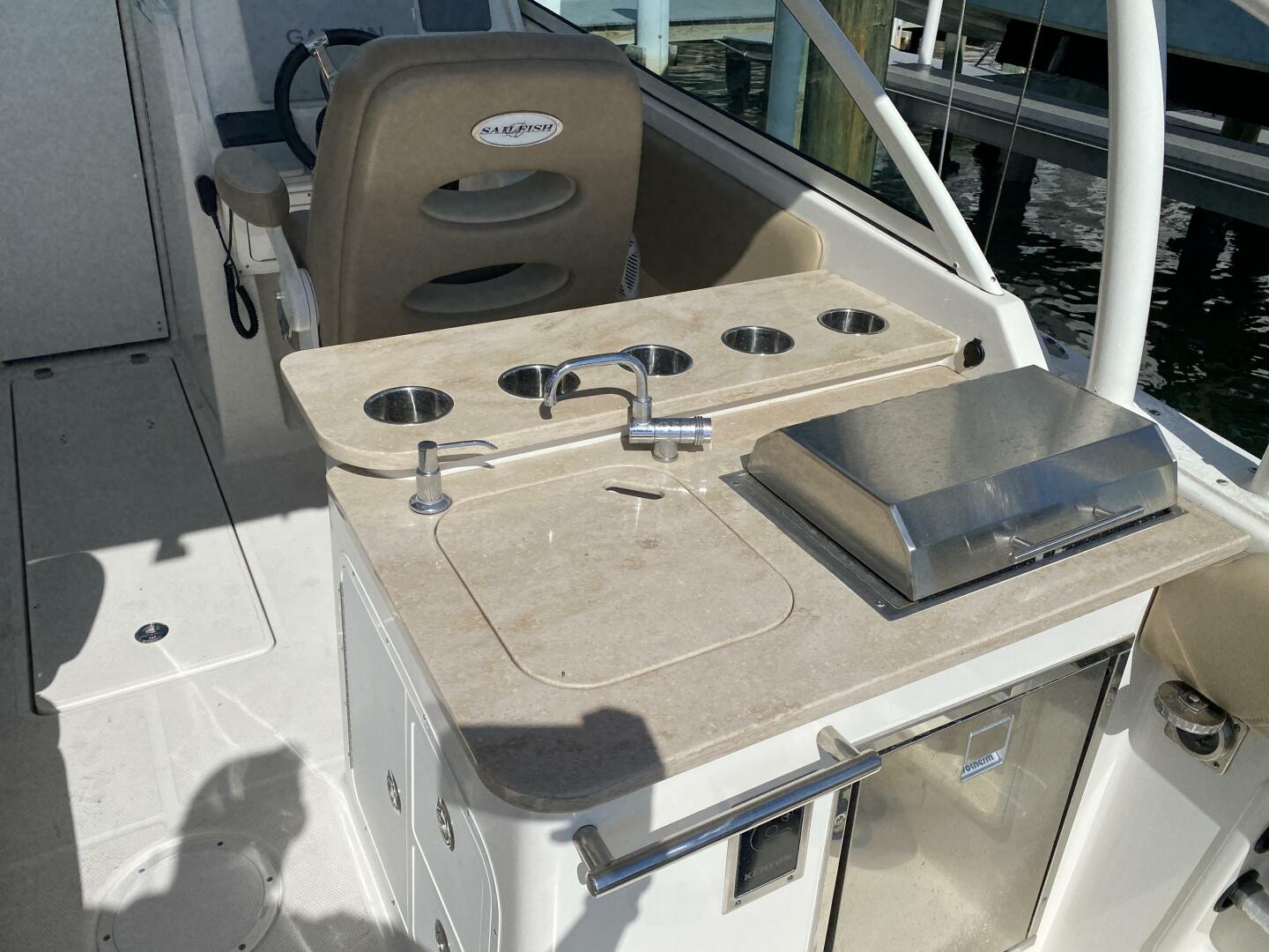 2018 Sailfish 275 Dual Console - Image 28