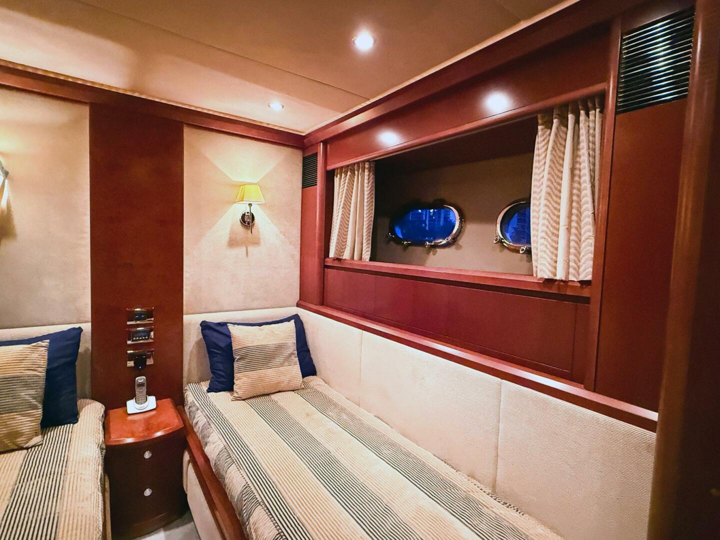 2007 Princess 23M - Image 34