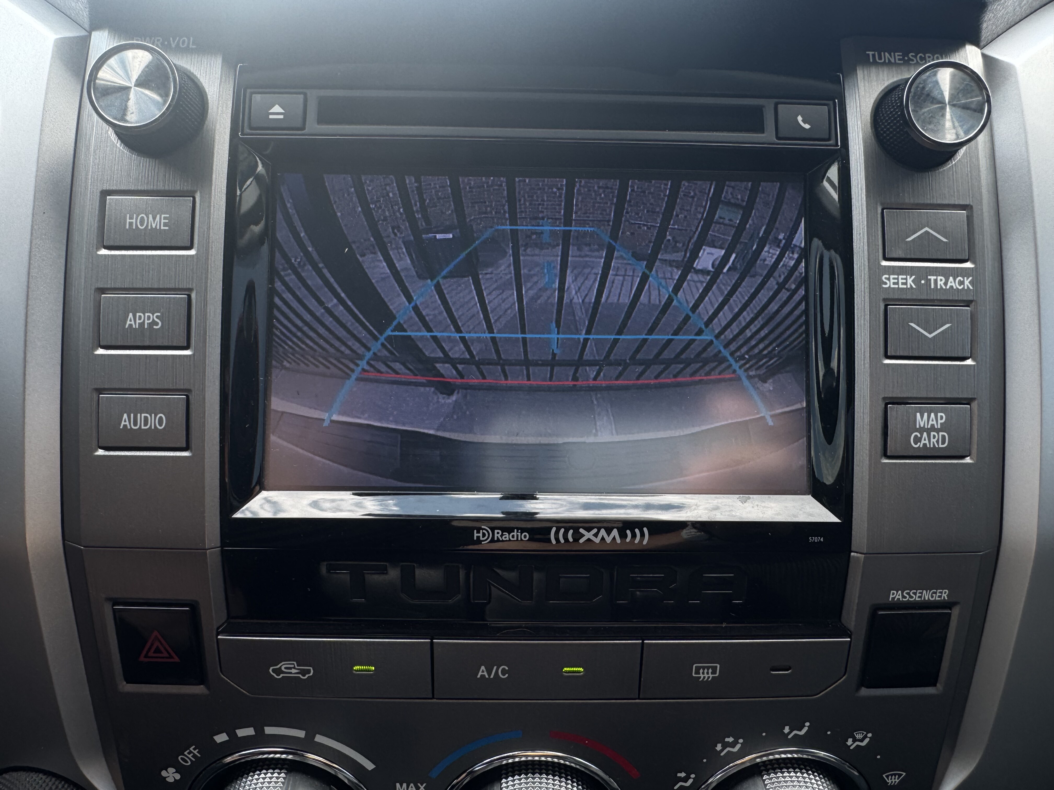 2014 Toyota Tundra CrewMax SR5 4WD 5.7L V8 - Image 27