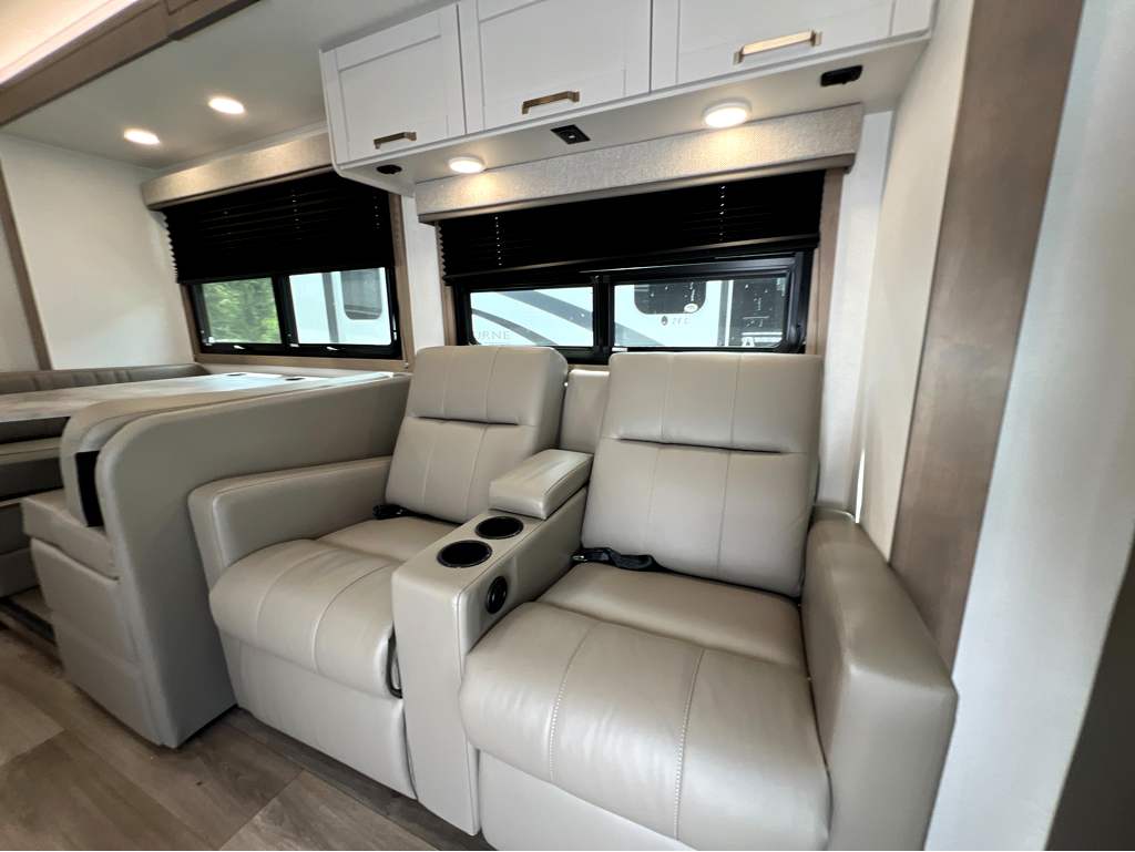 2027 ENTEGRA COACH ODYSSEY 29V - Image 8