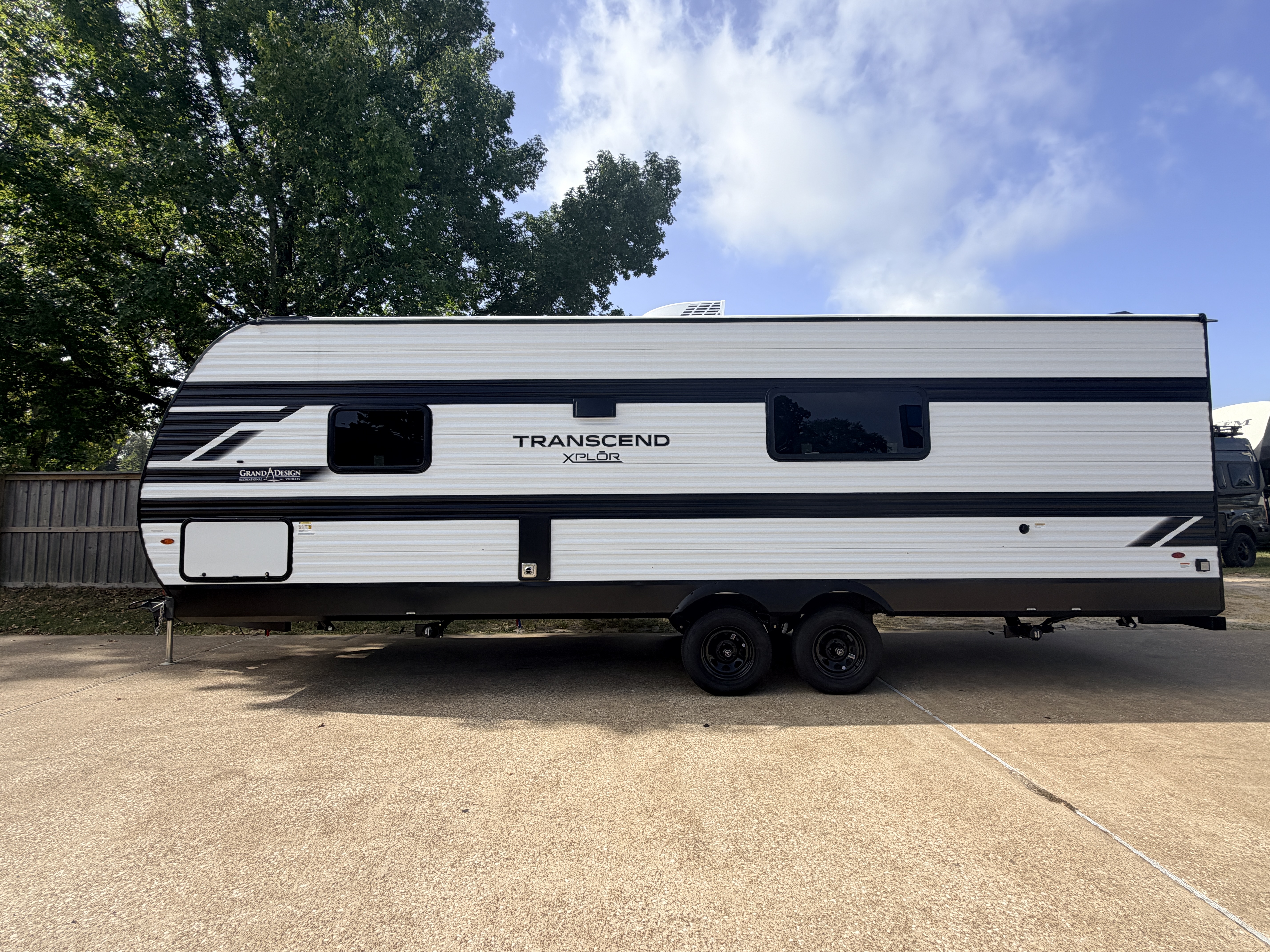 2027 Grand Design Transcend XPLOR 24BHX - Image 4