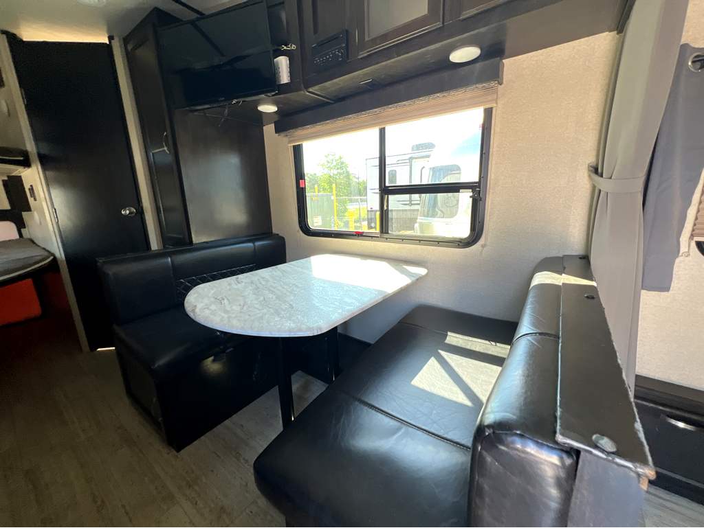 2019 COACHMEN SPIRIT 2245BH - Image 6