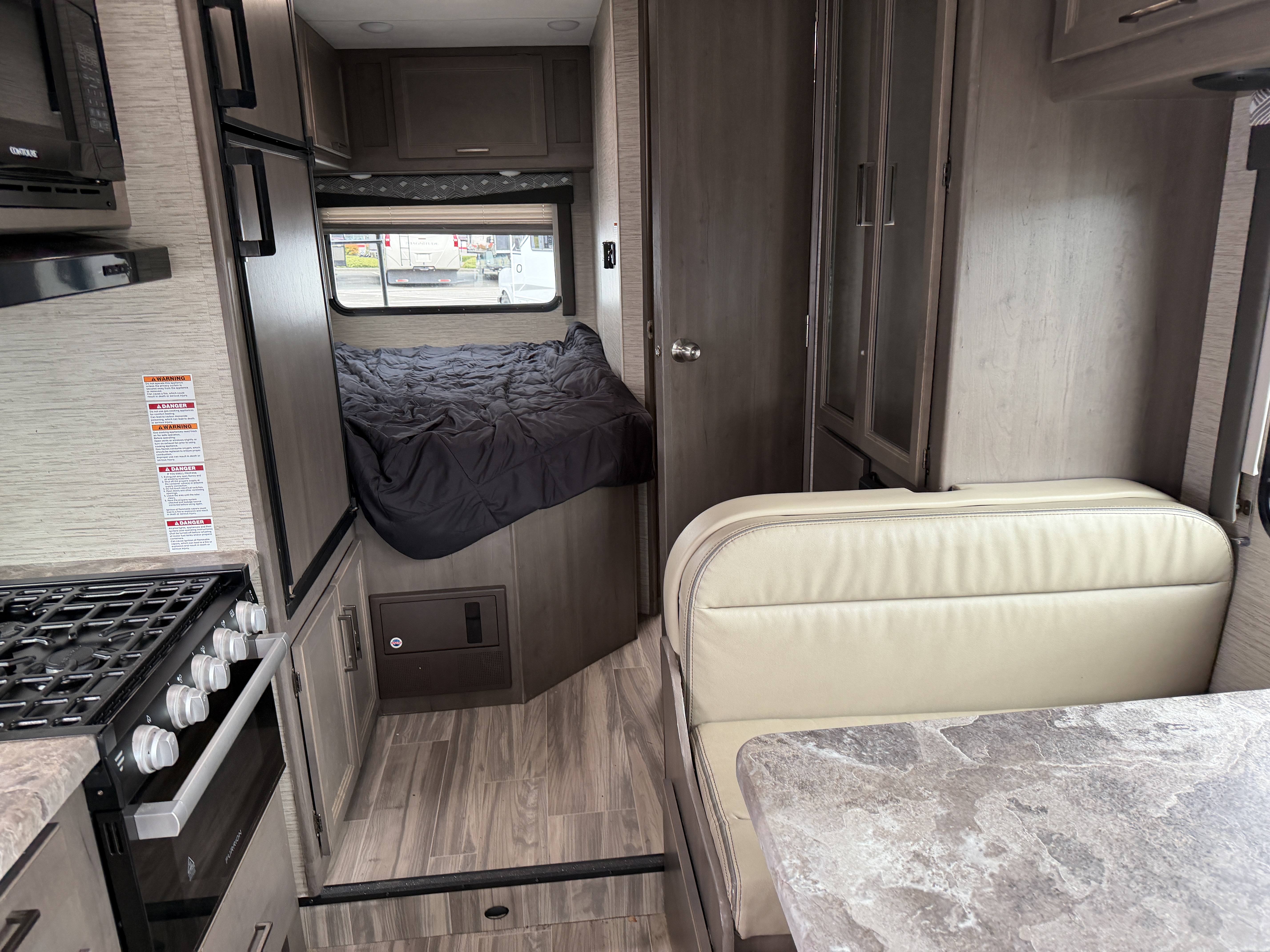 2024 Thor Motor Coach Four Winds 22E - Image 5