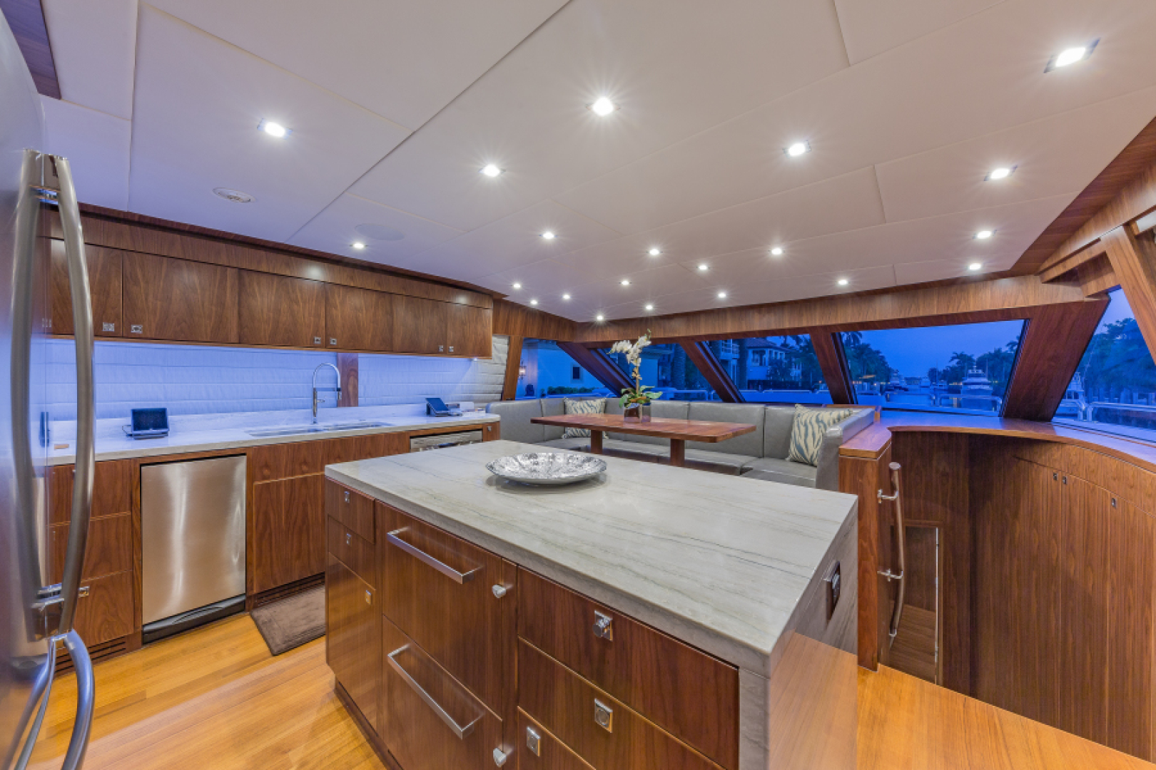 2018 Hargrave Raised Pilothouse - Image 49