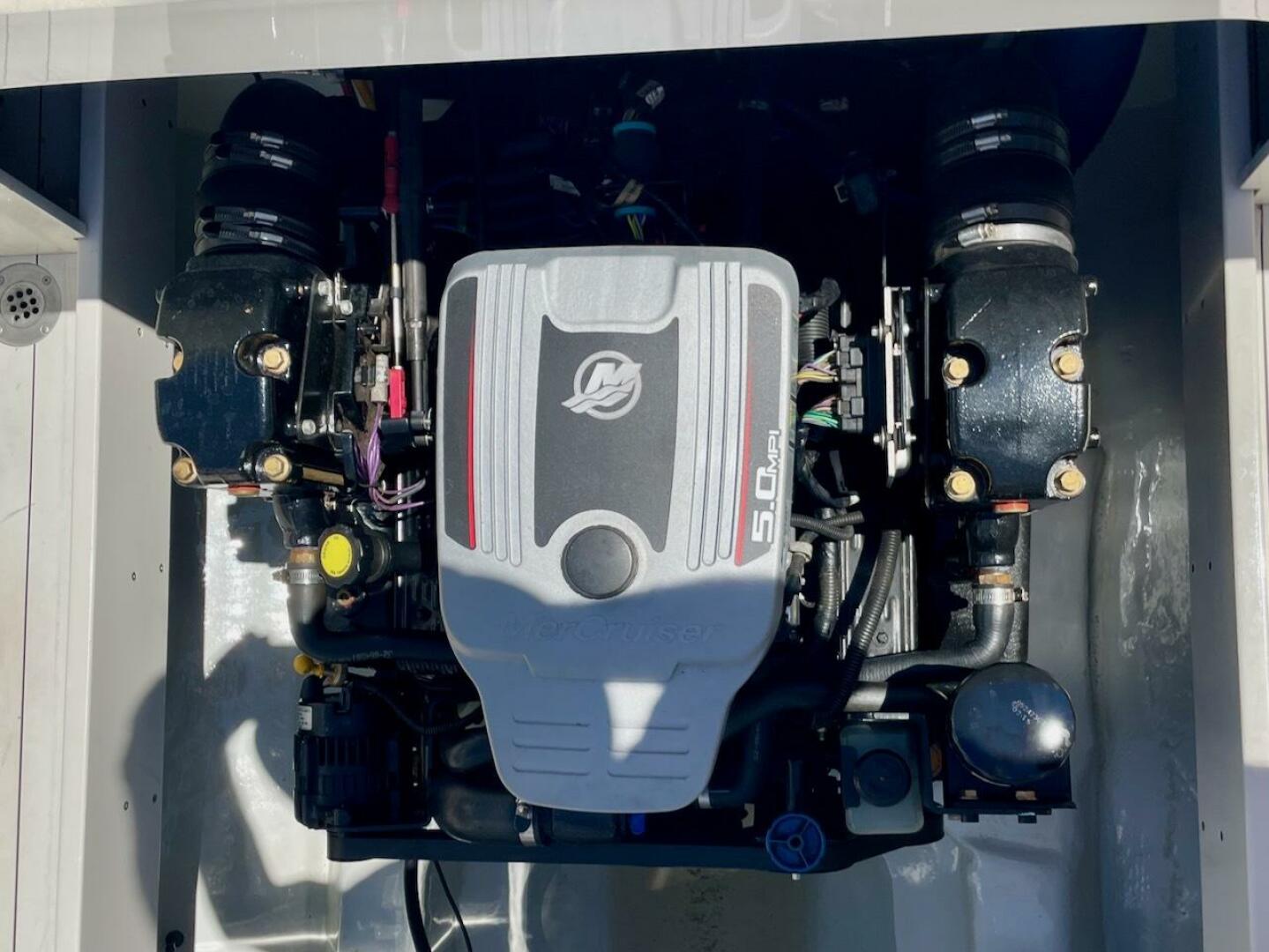 2013 CHRIS-CRAFT Lancer Sportsman Base - Image 37