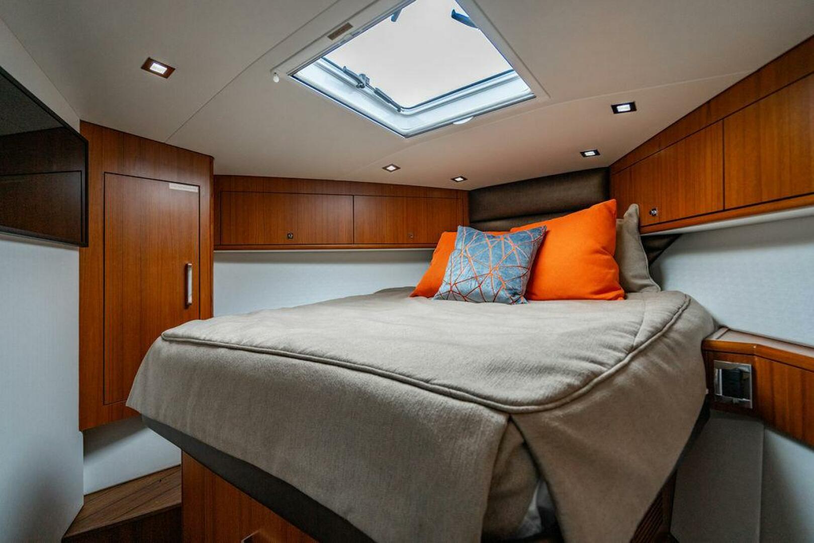 2023 Hatteras GT45X - Image 39