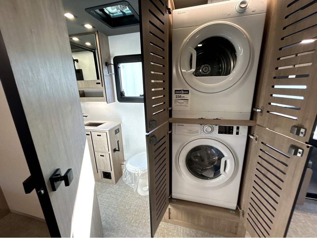 2026 GRAND DESIGN LINEAGE SERIESF 31ZW - Image 34