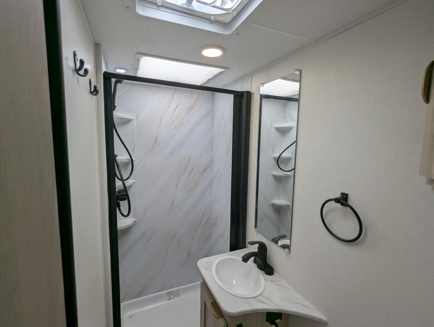 2026 Coachmen Cross Trail 23XG 4X4 - Image 30