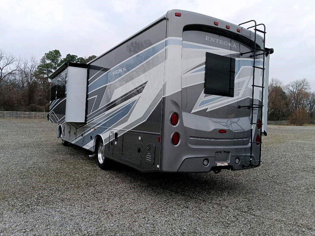 2026 ENTEGRA COACH VISION XL 34G - Image 4