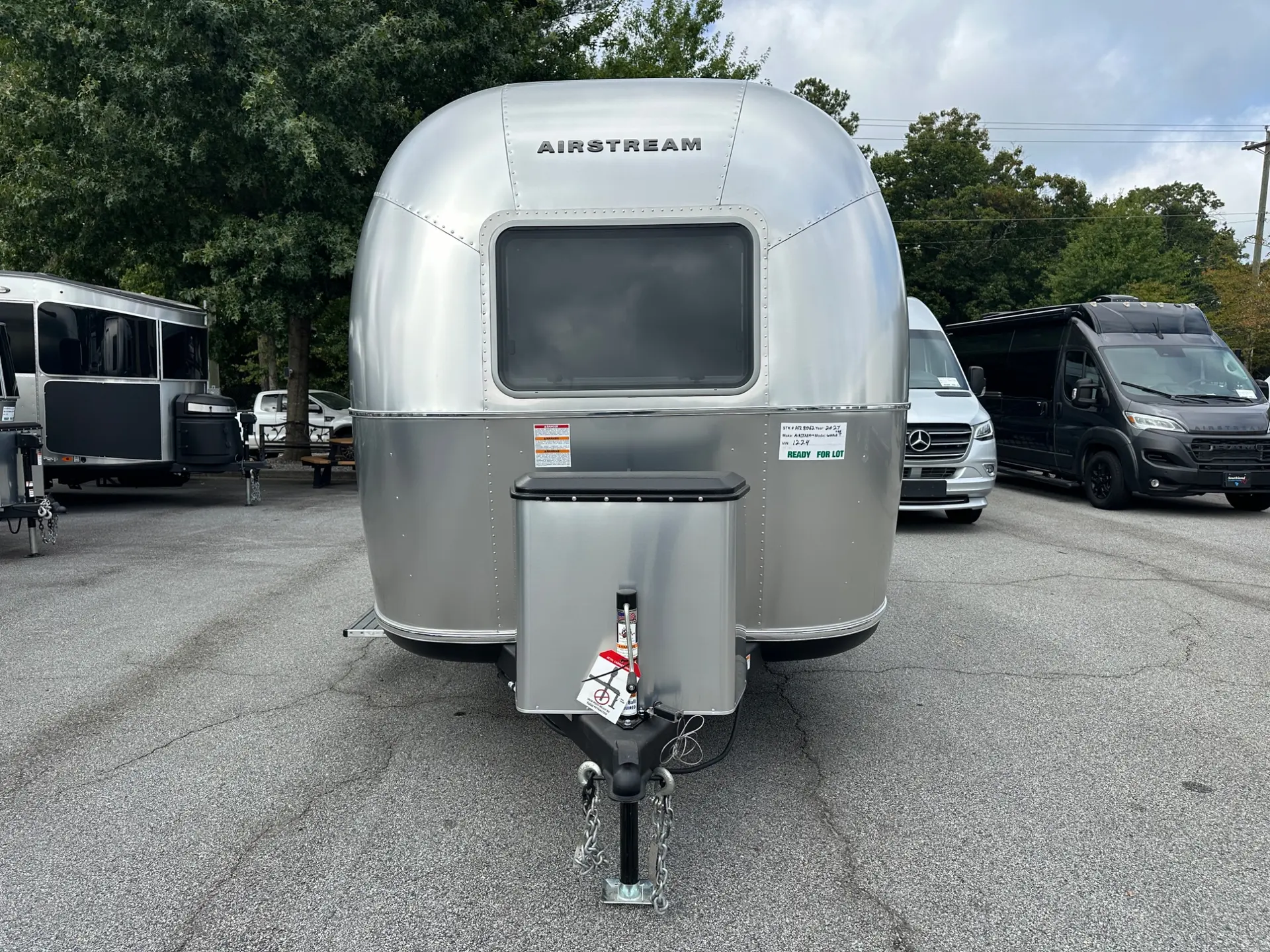 2027 Airstream World Traveler 17Rb - Image 11