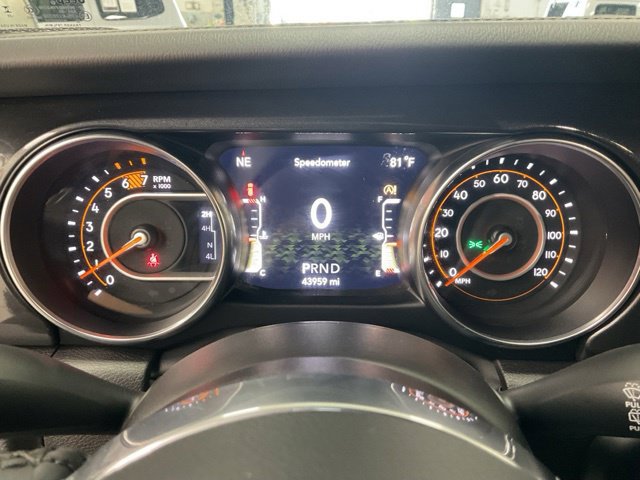2022 Jeep Wrangler Unlimited Sahara Altitude - Image 15