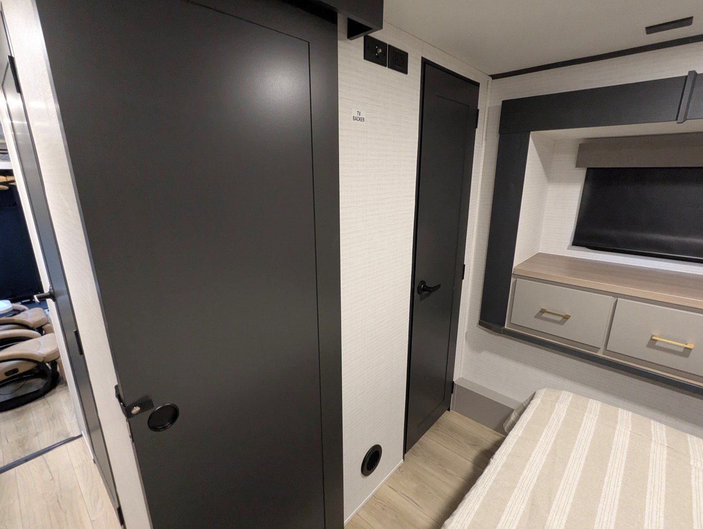 2026 Forest River Stealth 2800 - Image 11