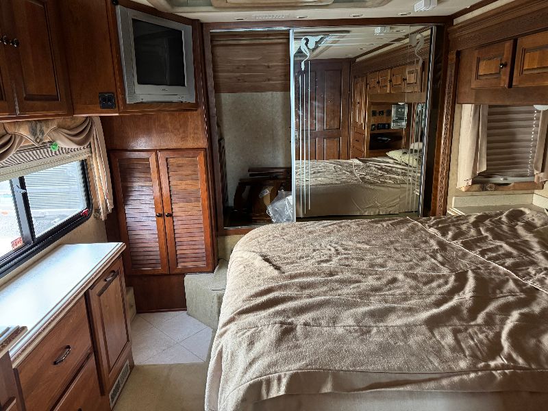 2004 Monaco Executive 40PBT - Image 17