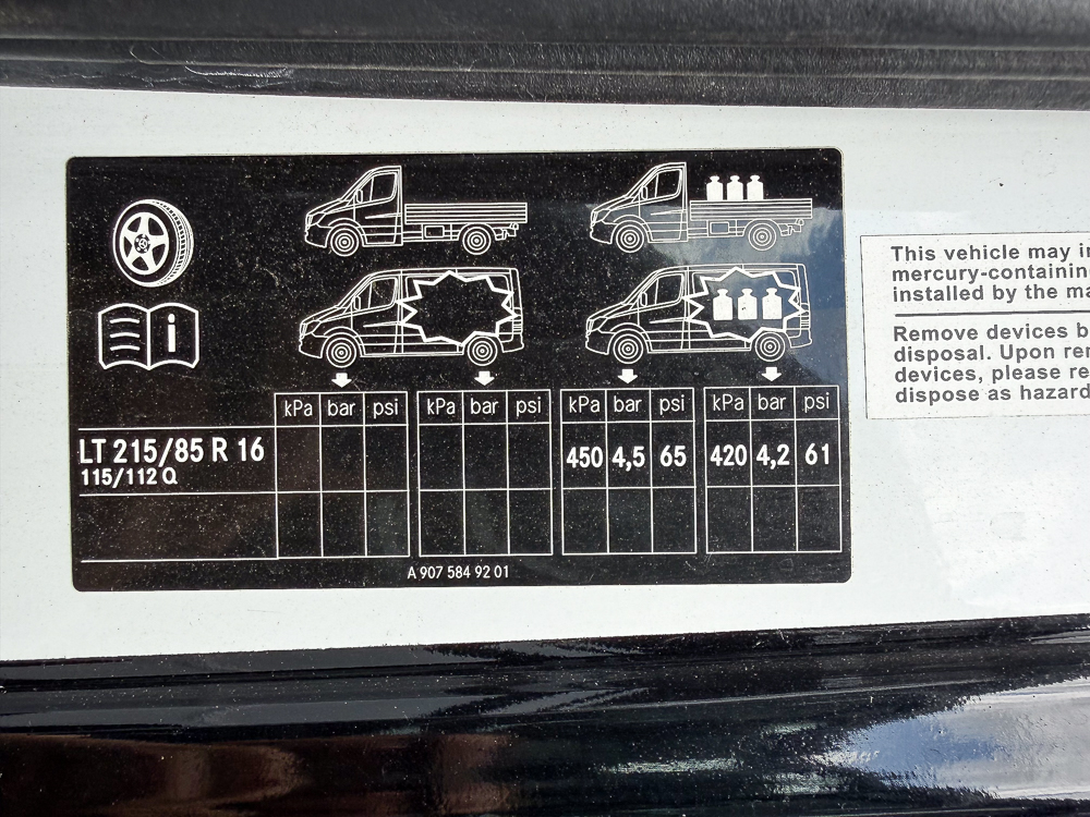 2025 THOR MOTORCOACH 24FB - Image 17