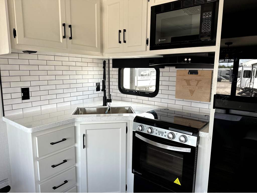 2027 VENTURE RV SPORTTREK 292VRB - Image 13