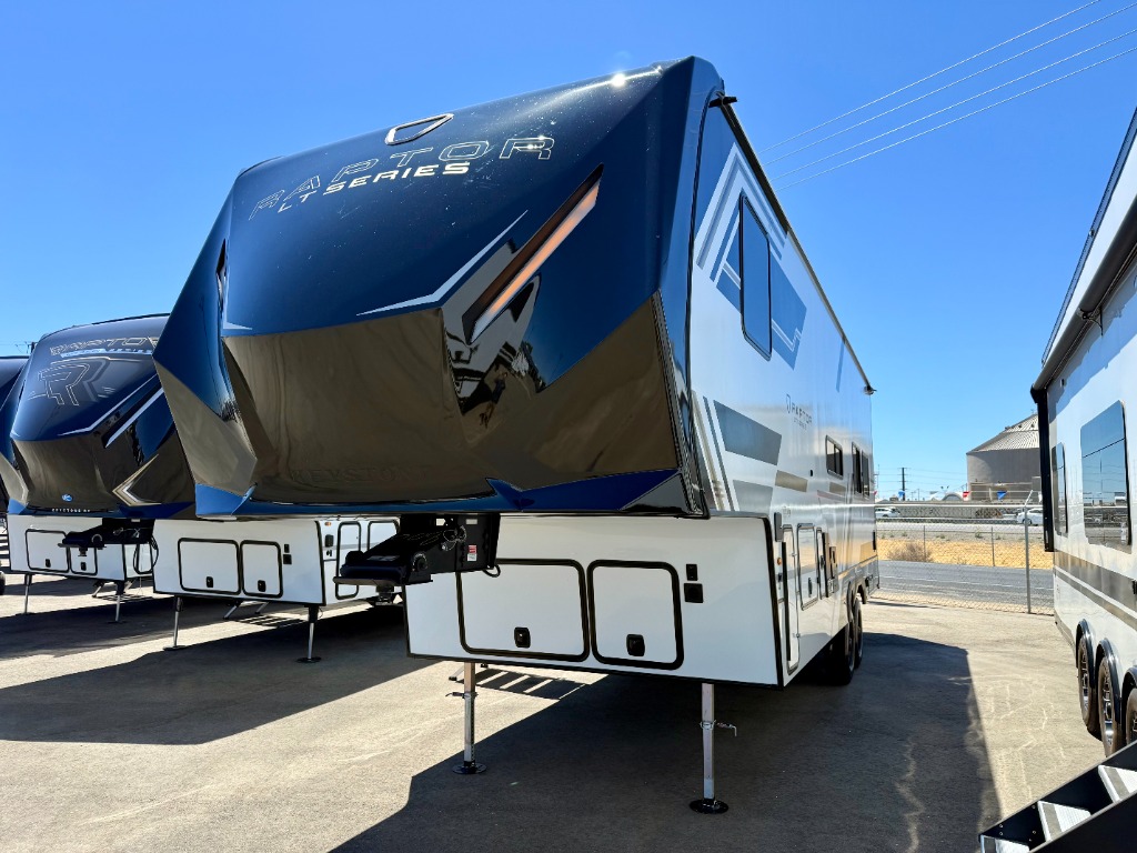 2026 Carbon 321LT - Image 2