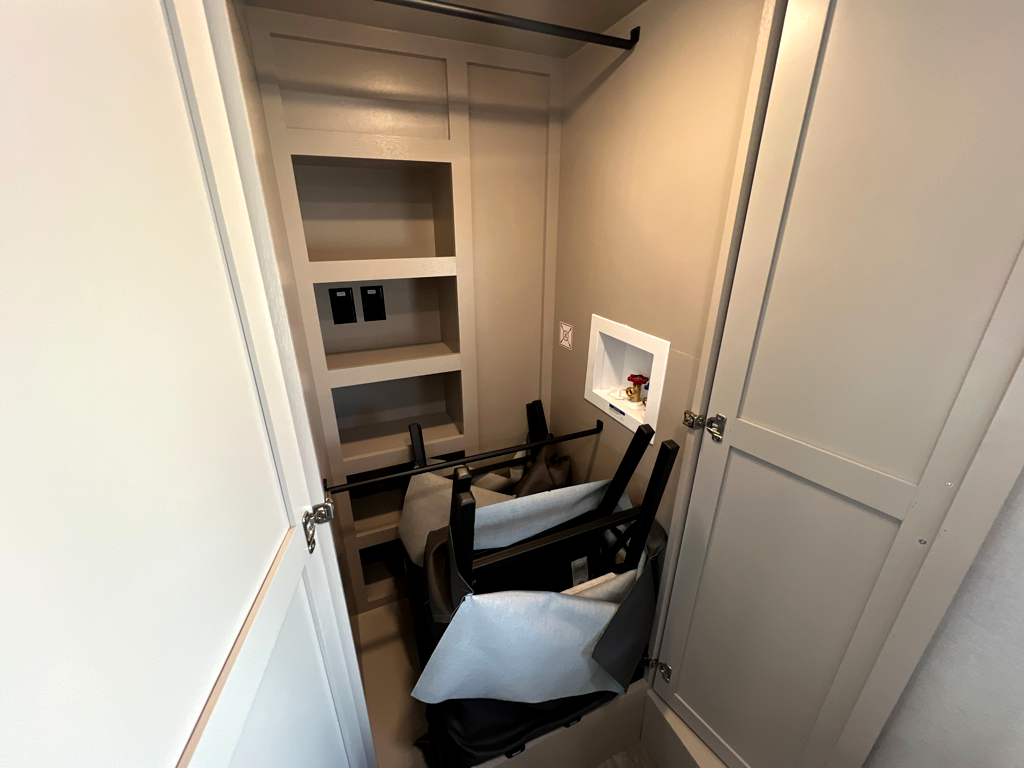 2027 JAYCO NORTH POINT 361RLBH - Image 25