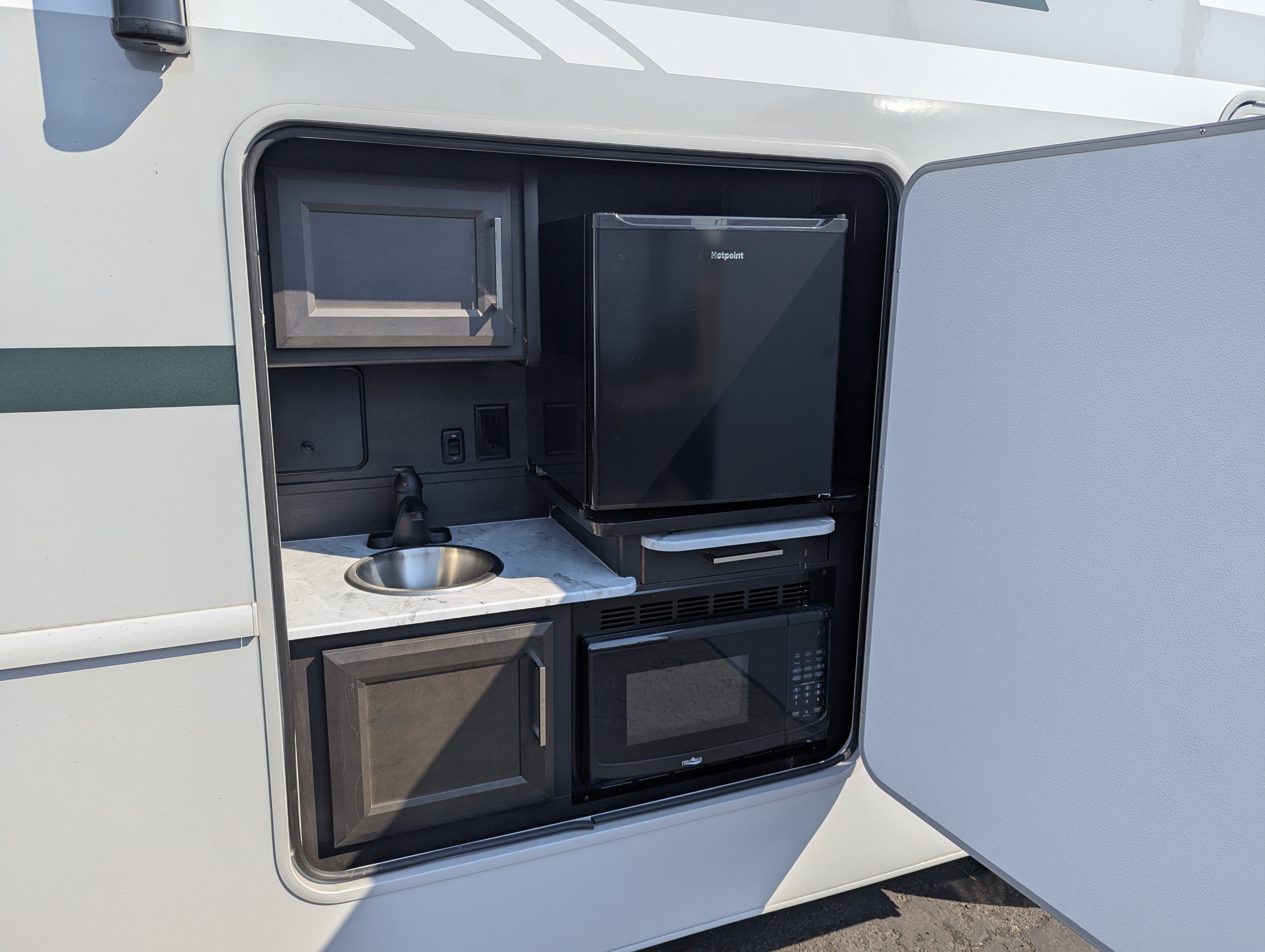 2026 Fleetwood Flair 29M - Image 6
