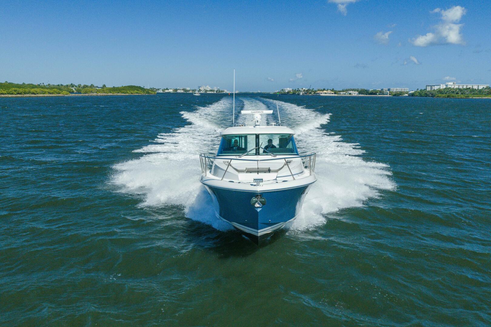 2025 Tiara Yachts 43 LE - Image 61
