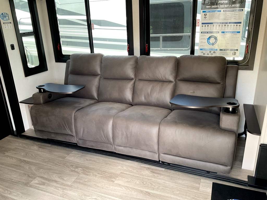 2027 JAYCO SEISMIC 413 - Image 22