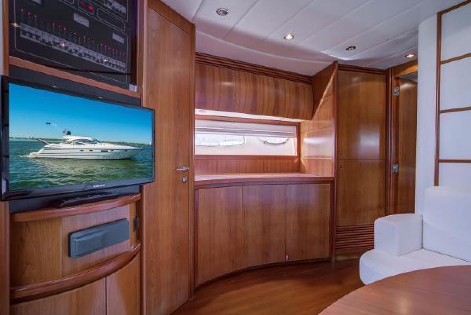 2008 Pershing - Image 21