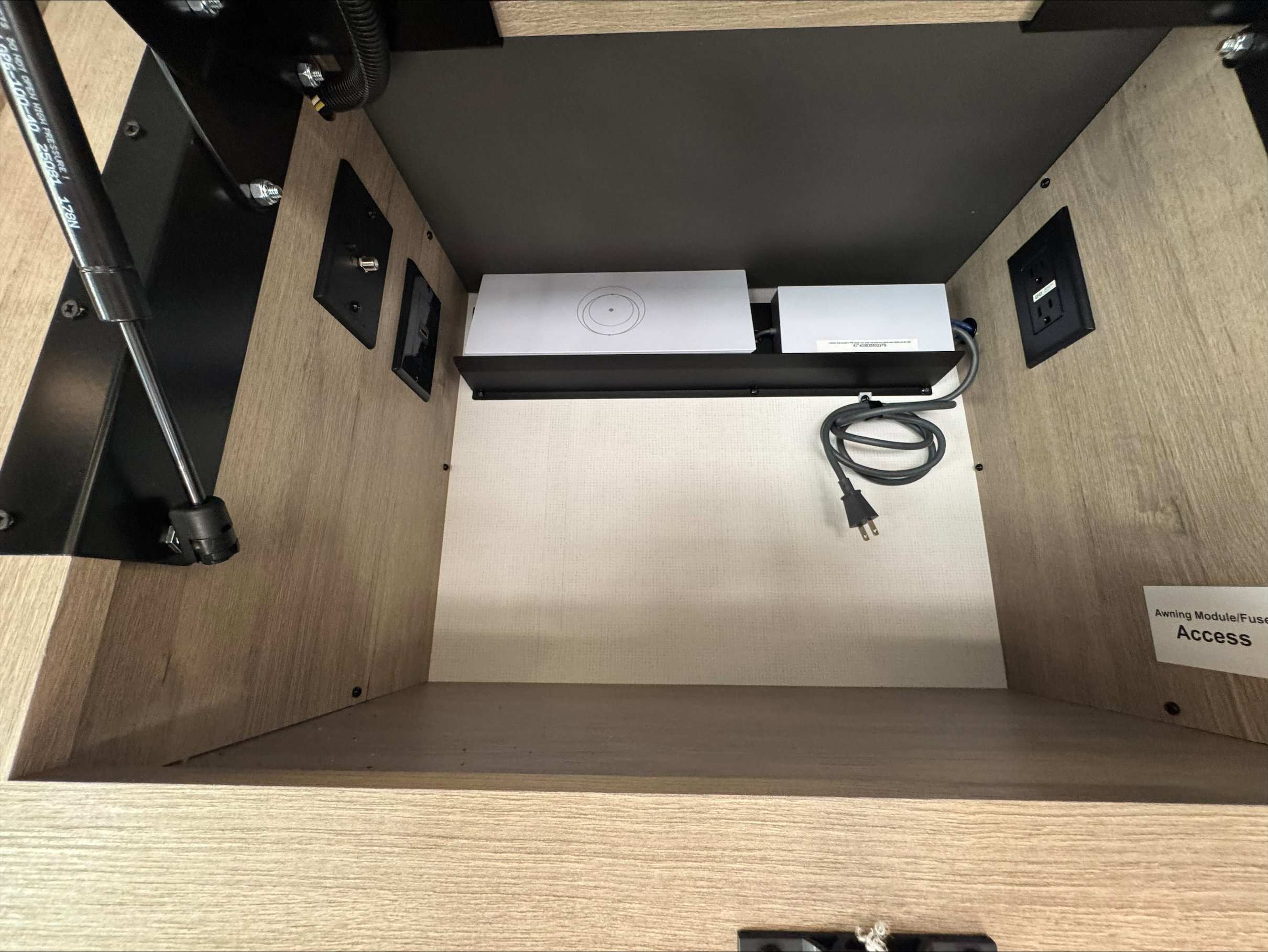 2026 Grand Design Lineage Series M 25TK - Image 16