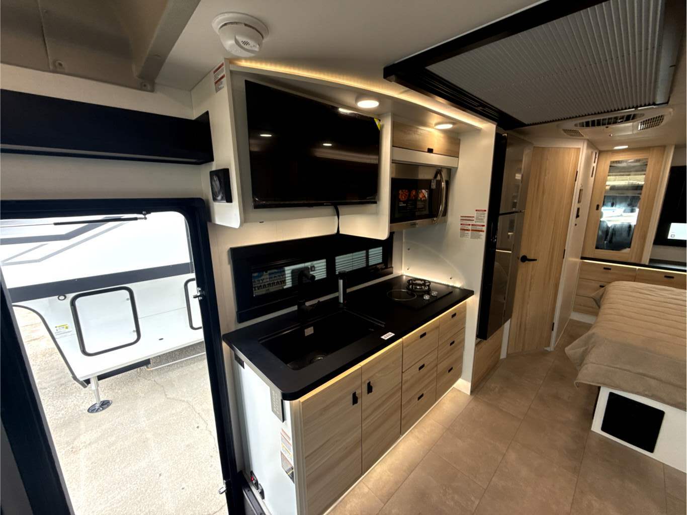 2027 JAYCO MELBOURNE PRESTIGE 25LP - Image 13