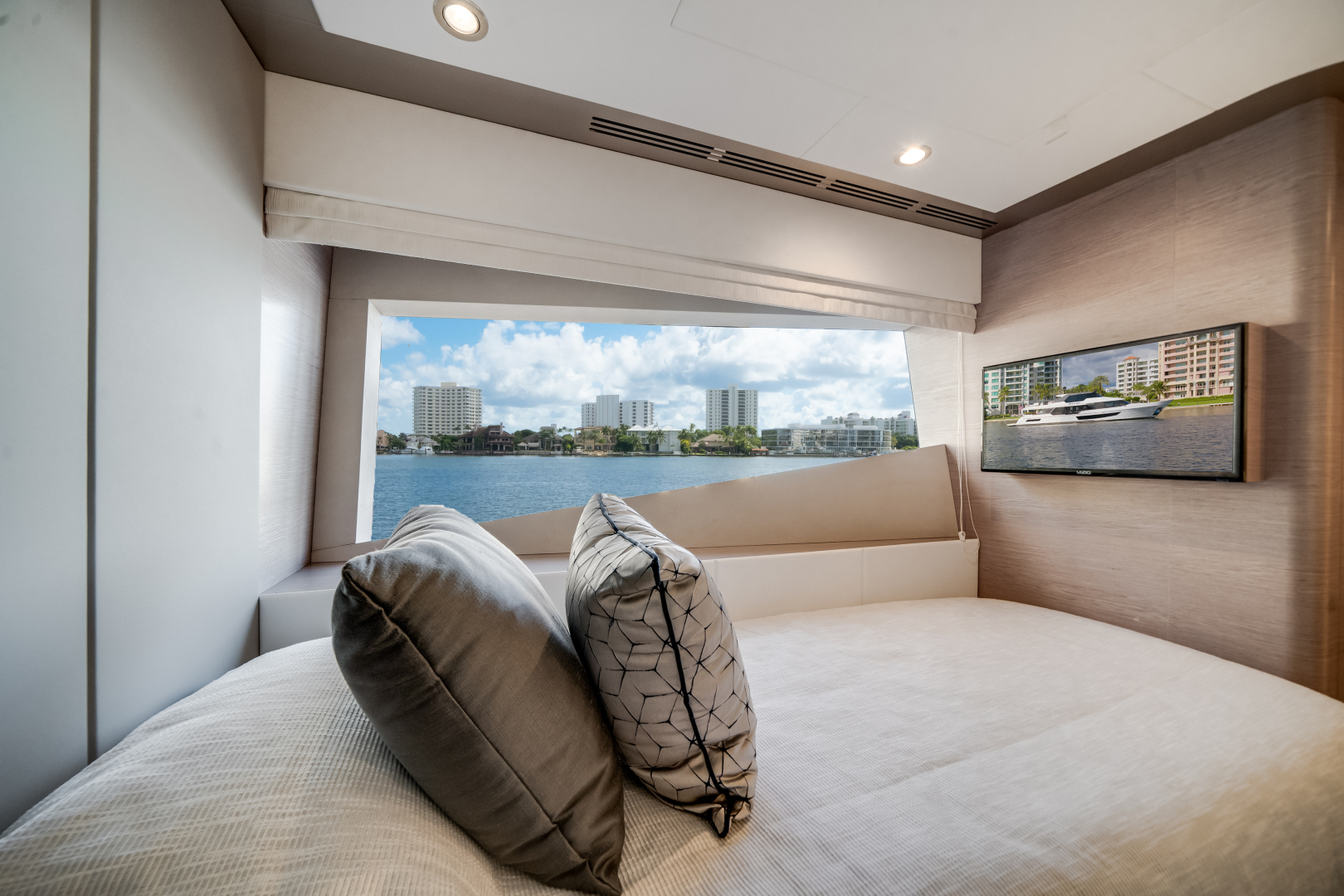 2022 Ocean Alexander 32L - Image 55