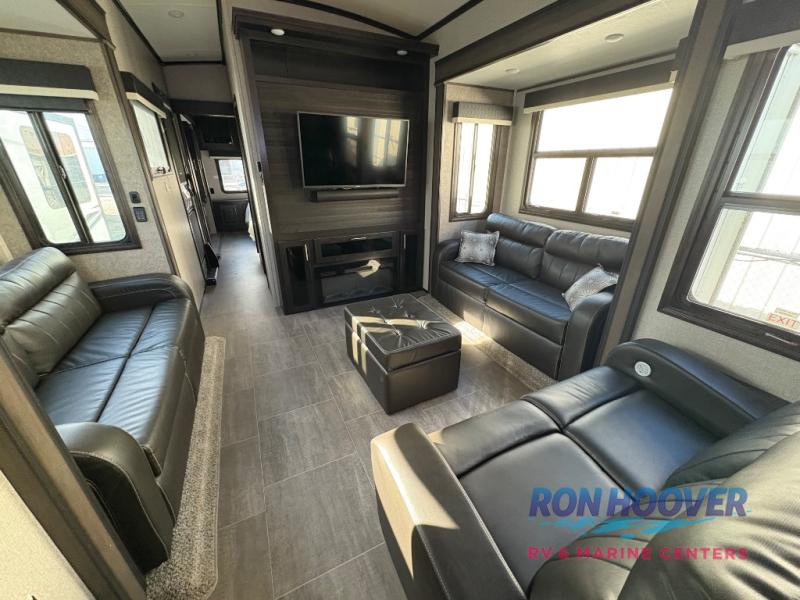 2020 JAYCO NORTHPOINT 383FKWS - Image 2