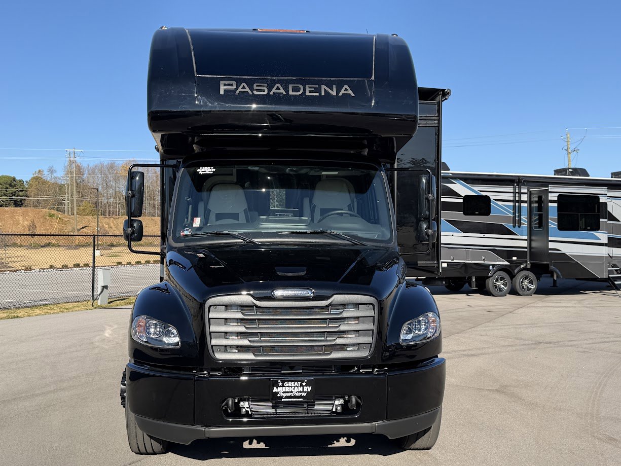 2026 THOR MOTOR COACH PASADENA 34XG - Image 2