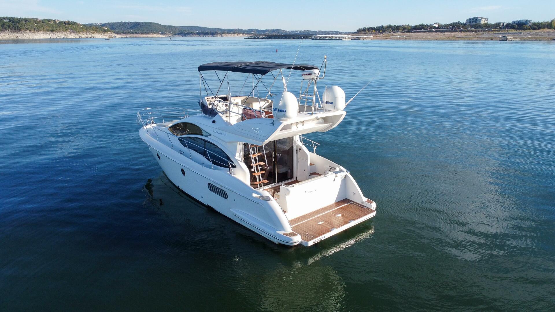 2013 Azimut 40 Flybridge - Image 8
