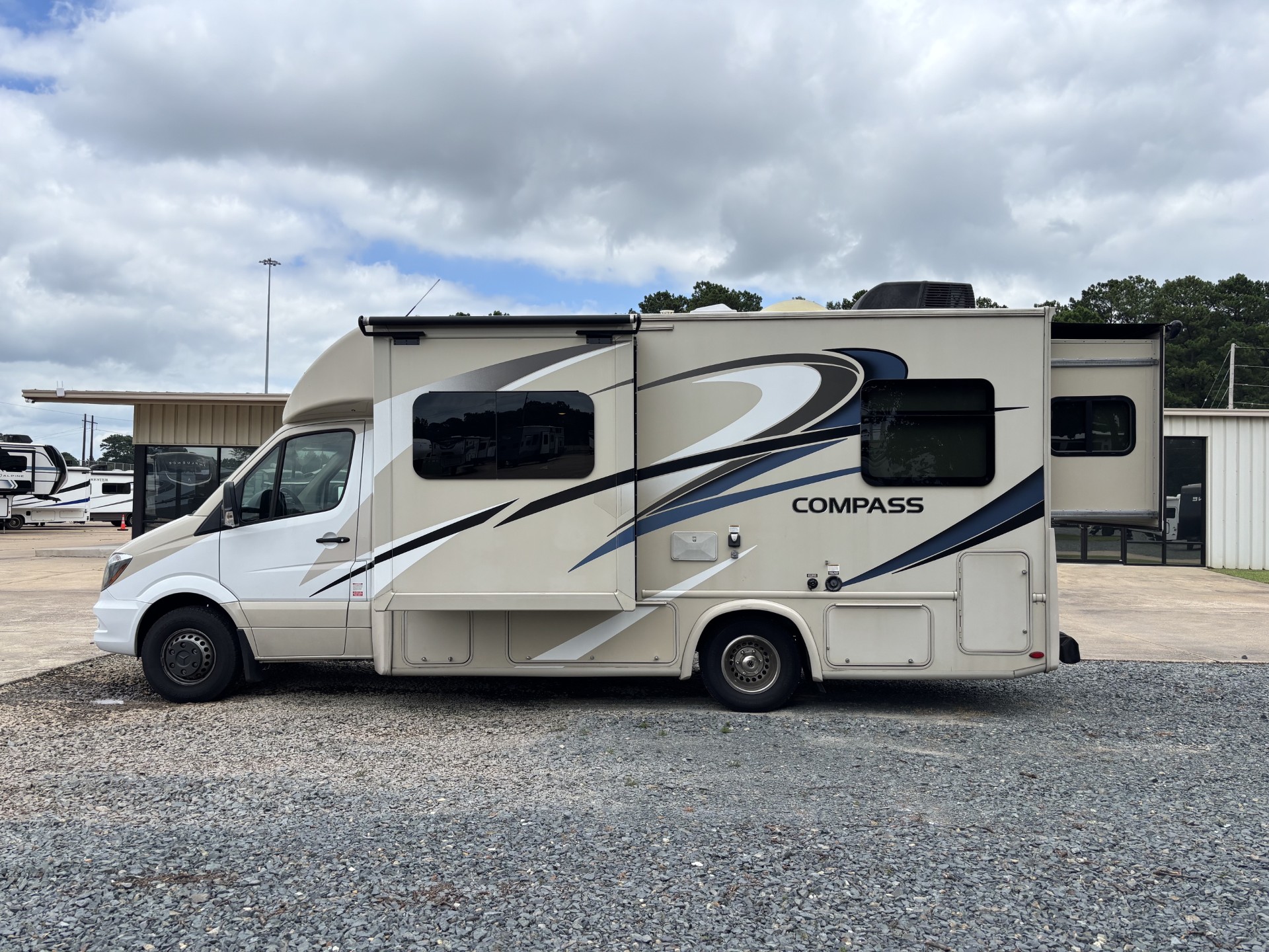 2018 Thor Motor Coach Compass 24TX - Image 5