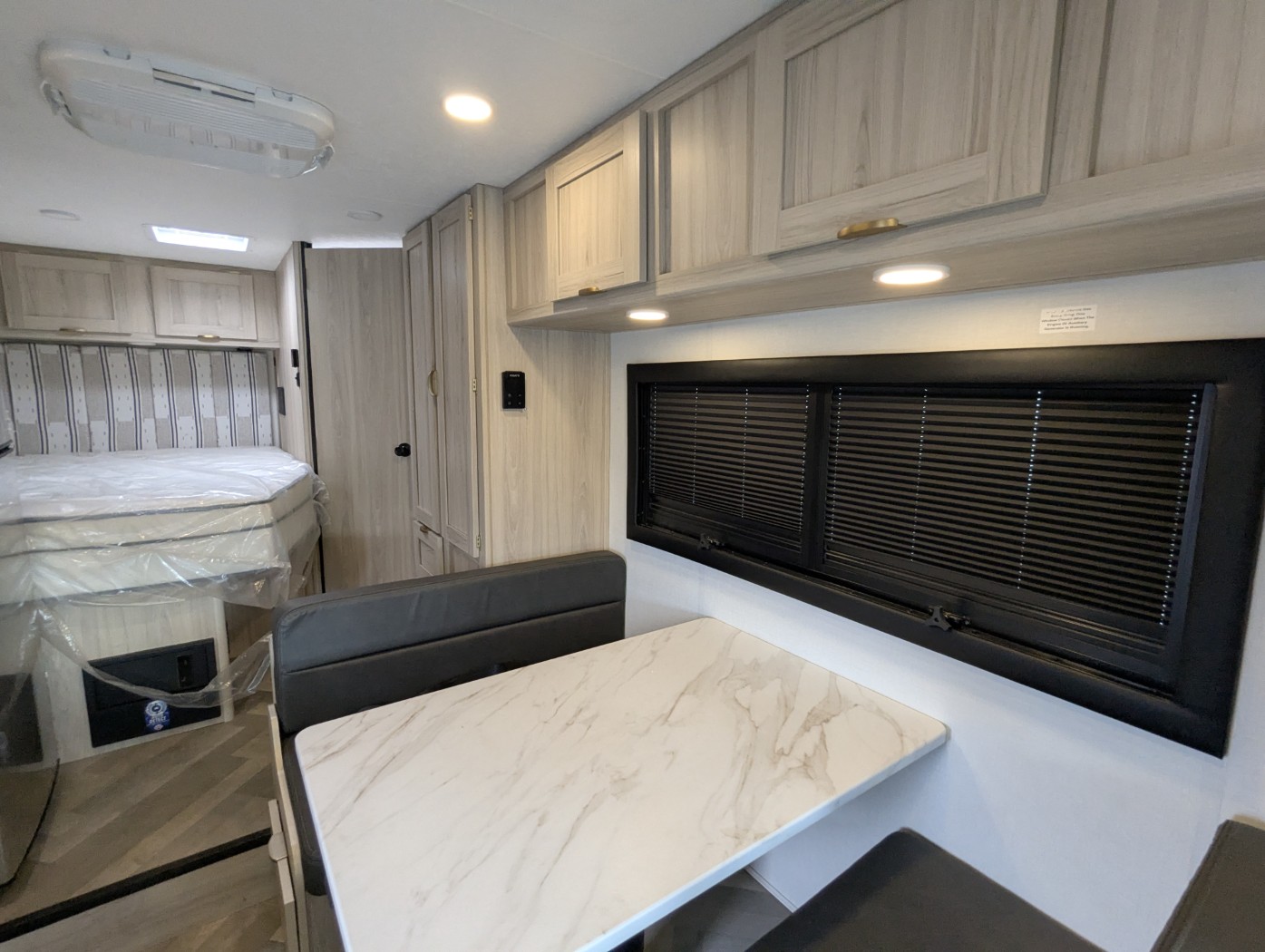 2026 Coachmen Cross Trail 23XG 4X4 - Image 19