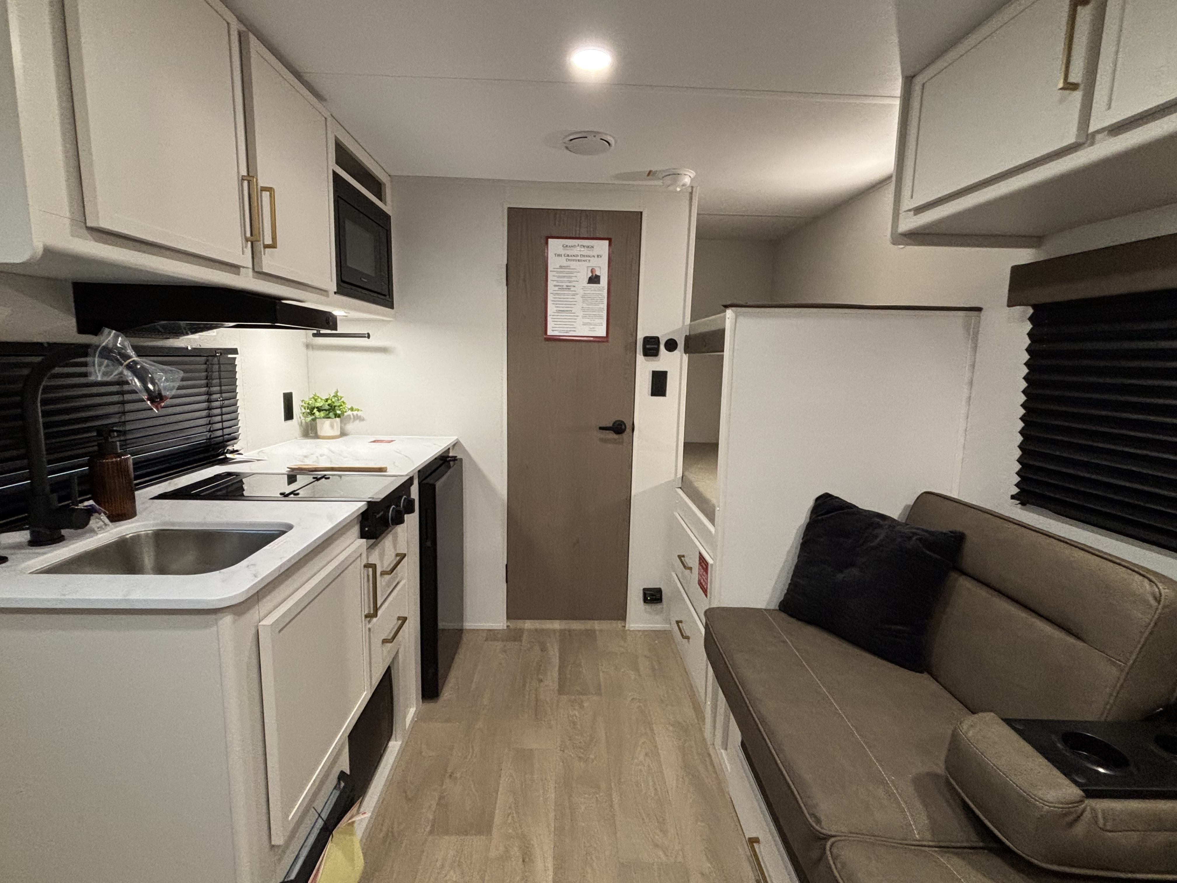 2026 Grand Design Transcend ONE 151BH - Image 10
