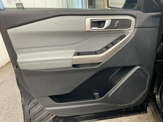 2023 Ford Explorer Utility 4D XLT 4WD - Image 11